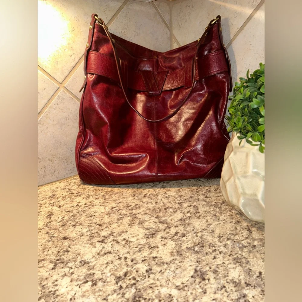 EUC VICTOR Alfaro Leather Handbag